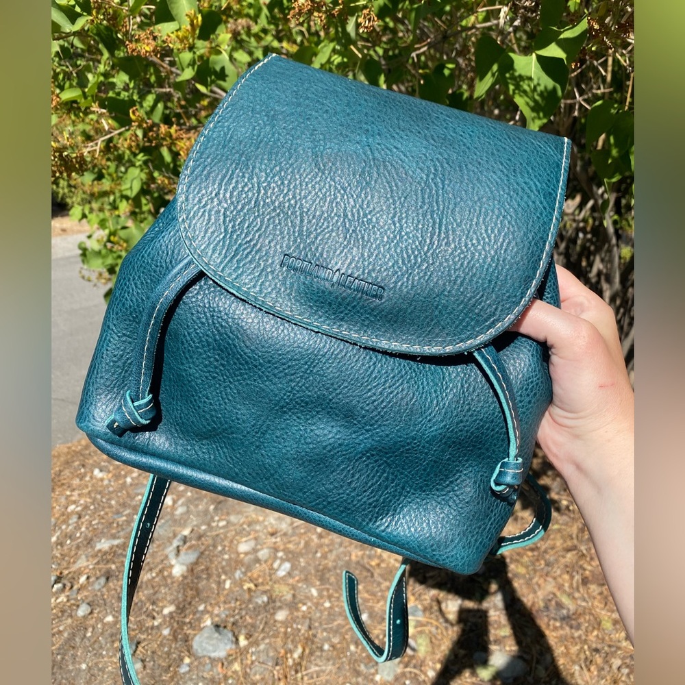 Lagoon (Teal) Portland Leather Bucket Backpack